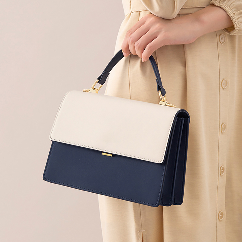 チェーンデザイン女性のためのリサイクル PU レザーバッグ 2022 夏の女性のショルダーバッグハンドバッグ女性の美しいファッションクロスボディバッグ